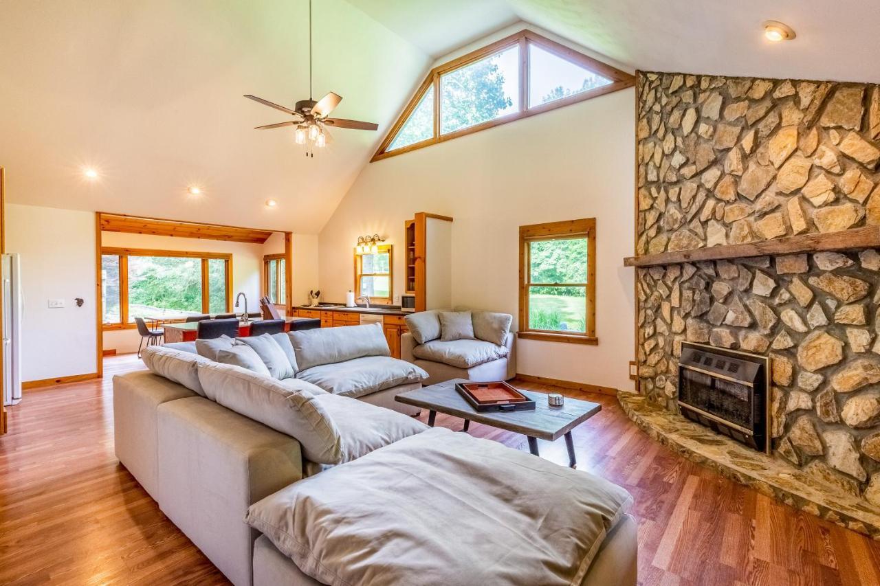 Вилла Pebble On The Creek Whittier Экстерьер фото